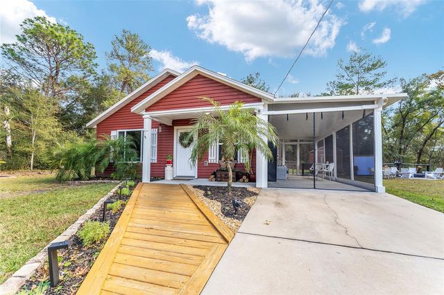 7 BAY COURT PASS, Ocklawaha, FL 32179