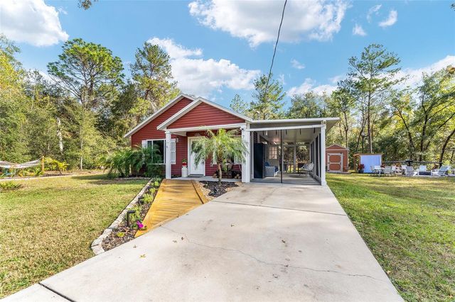 7 BAY COURT PASS, Ocklawaha, FL 32179