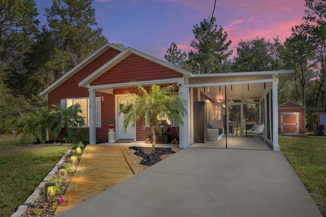 7 BAY COURT PASS, Ocklawaha, FL 32179