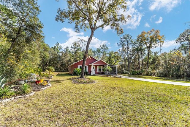 7 BAY COURT PASS, Ocklawaha, FL 32179
