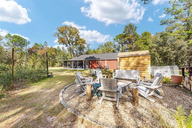 7 BAY COURT PASS, Ocklawaha, FL 32179