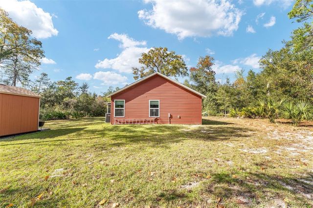 7 BAY COURT PASS, Ocklawaha, FL 32179