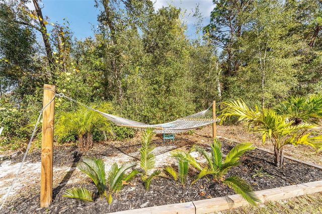 7 BAY COURT PASS, Ocklawaha, FL 32179