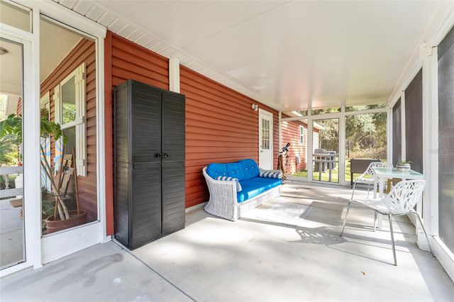 7 BAY COURT PASS, Ocklawaha, FL 32179