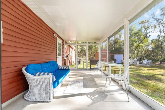 7 BAY COURT PASS, Ocklawaha, FL 32179