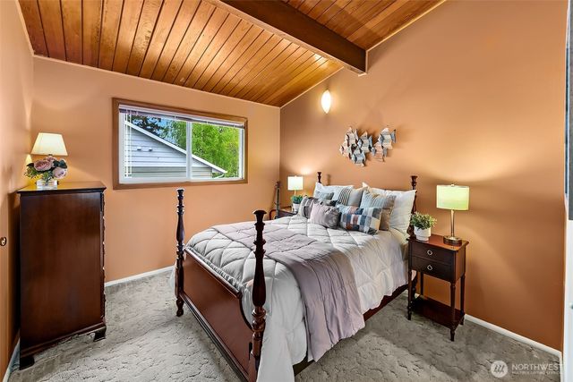 13739 36th Avenue NE, Seattle, WA 98125
