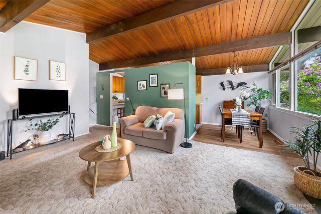 13739 36th Avenue NE, Seattle, WA 98125
