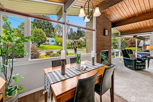 13739 36th Avenue NE, Seattle, WA 98125