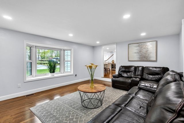 7 Corey Rd, Marlborough, MA 01752