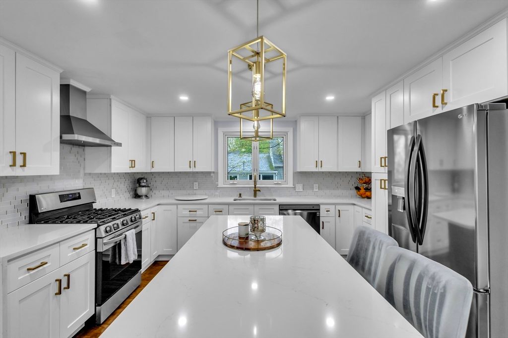7 Corey Rd, Marlborough, MA 01752