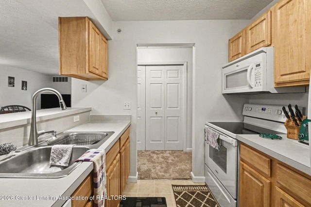 904 Carom Circle 148, Mason, MI 48854