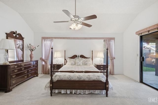 2323 Easthills Drive 29, Bakersfield, CA 93306
