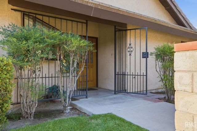 2323 Easthills Drive 29, Bakersfield, CA 93306