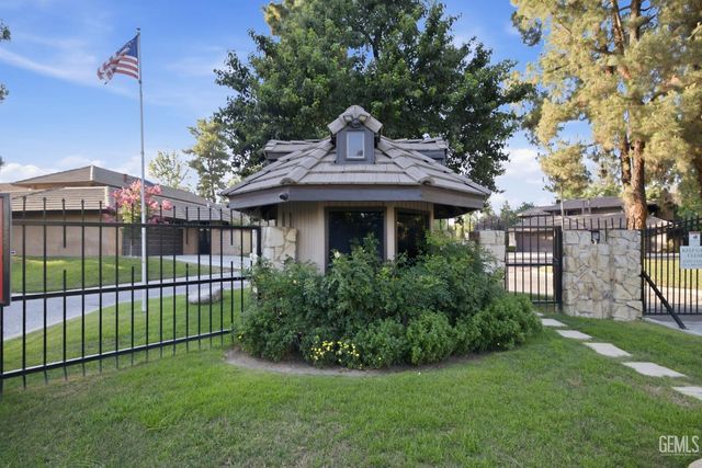 2323 Easthills Drive 29, Bakersfield, CA 93306