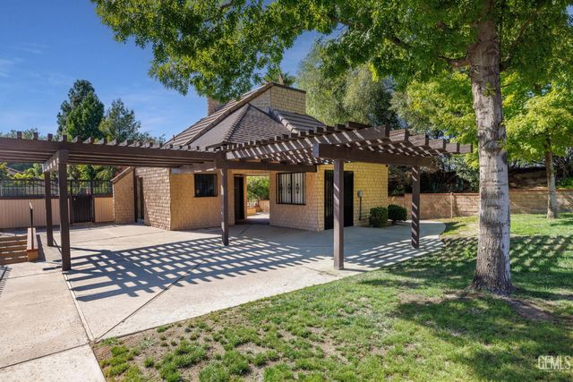 2323 Easthills Drive 29, Bakersfield, CA 93306