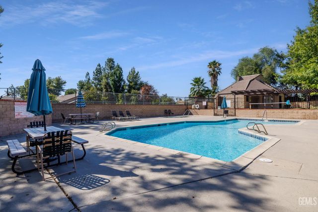 2323 Easthills Drive 29, Bakersfield, CA 93306