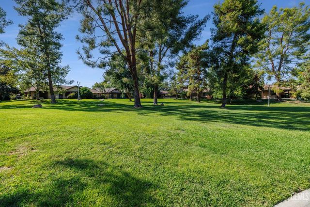 2323 Easthills Drive 29, Bakersfield, CA 93306