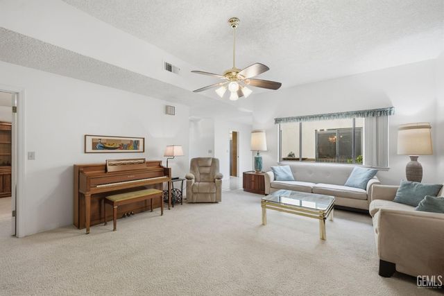 2323 Easthills Drive 29, Bakersfield, CA 93306