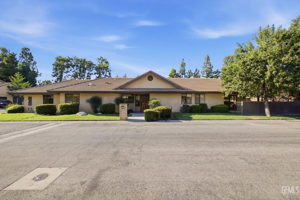 2323 Easthills Drive 29, Bakersfield, CA 93306