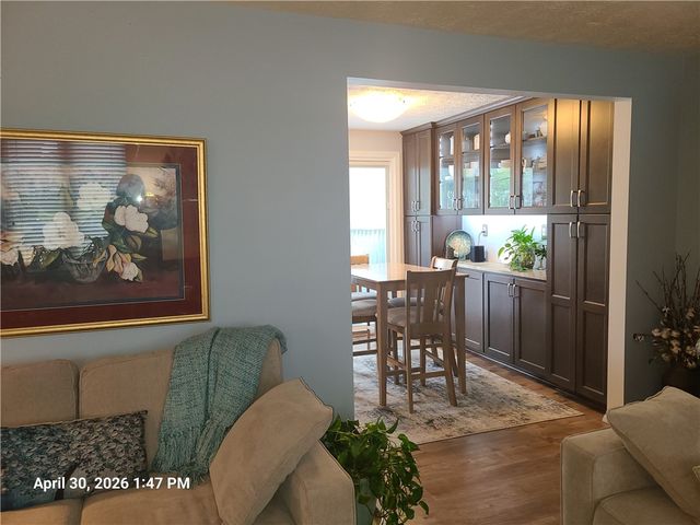 1517 N Randolph Dr, Jefferson Hills, PA 15025