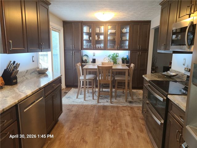 1517 N Randolph Dr, Jefferson Hills, PA 15025
