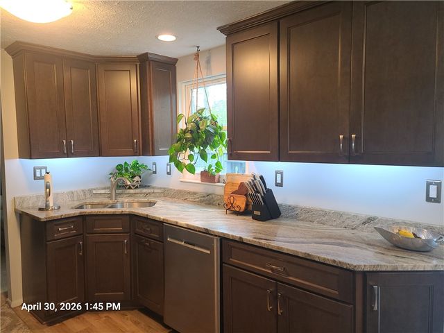 1517 N Randolph Dr, Jefferson Hills, PA 15025