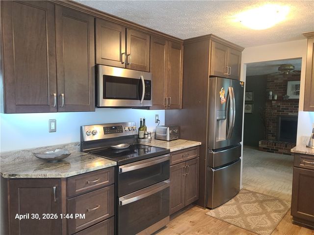 1517 N Randolph Dr, Jefferson Hills, PA 15025