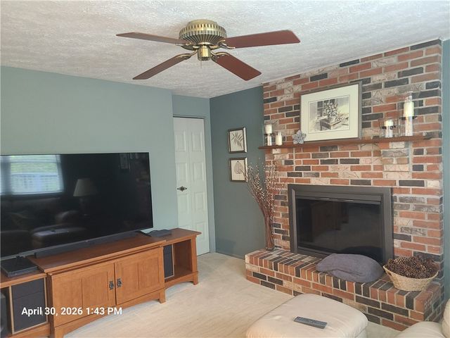 1517 N Randolph Dr, Jefferson Hills, PA 15025