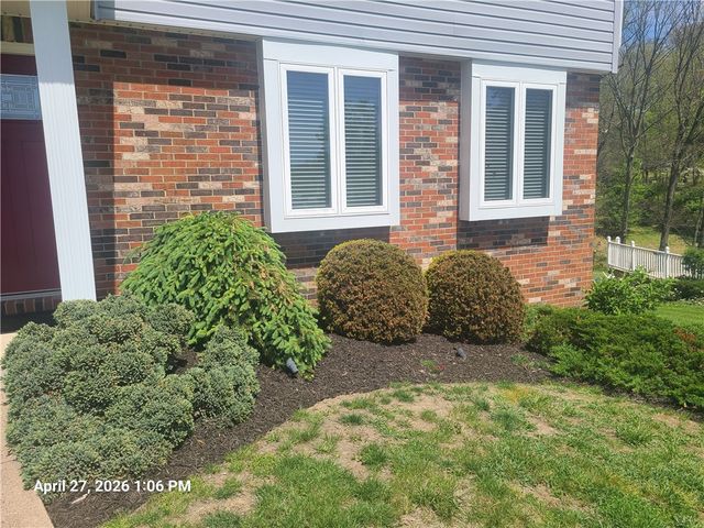 1517 N Randolph Dr, Jefferson Hills, PA 15025