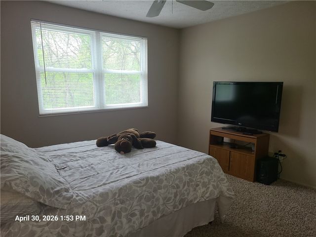 1517 N Randolph Dr, Jefferson Hills, PA 15025