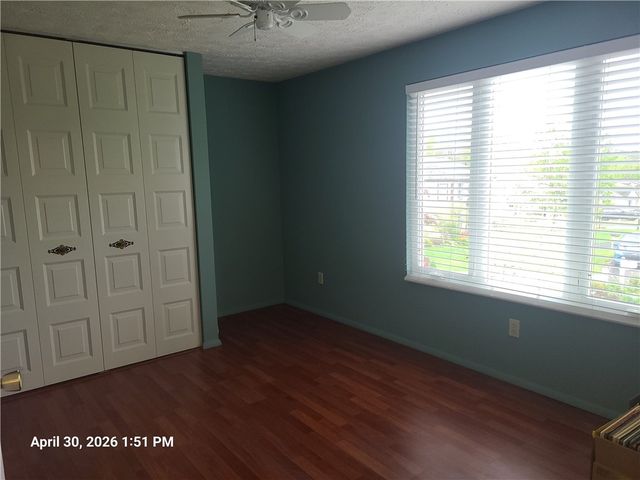 1517 N Randolph Dr, Jefferson Hills, PA 15025