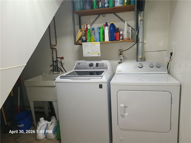 1517 N Randolph Dr, Jefferson Hills, PA 15025