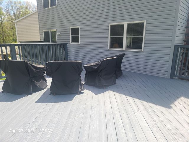 1517 N Randolph Dr, Jefferson Hills, PA 15025
