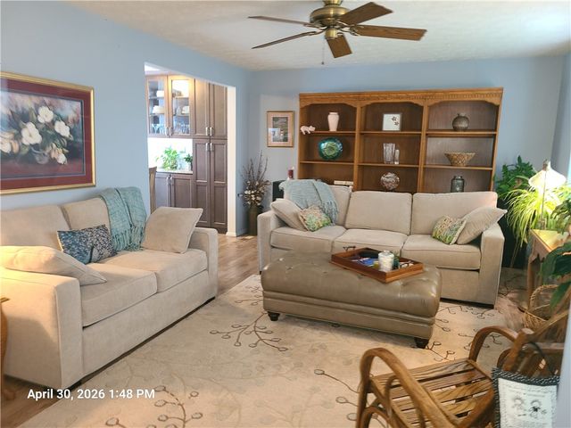 1517 N Randolph Dr, Jefferson Hills, PA 15025
