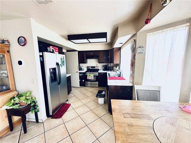 37730 Scomar, Palmdale, CA 93550