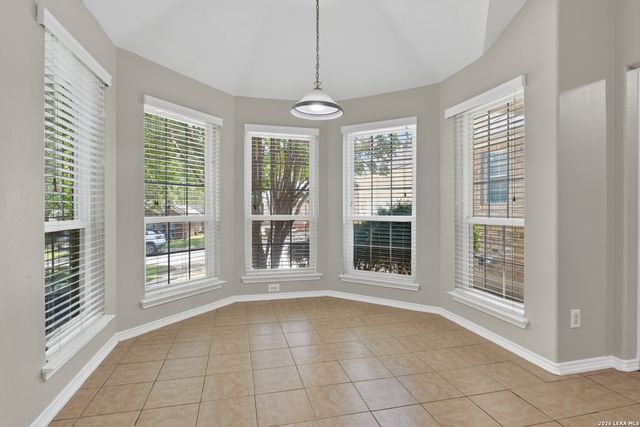 6635 SHADY BEND DR, San Antonio, TX 78256