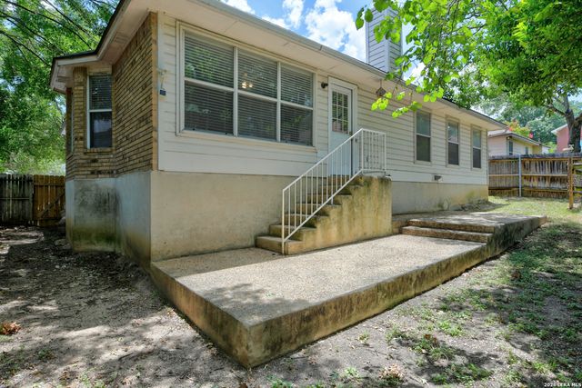6635 SHADY BEND DR, San Antonio, TX 78256