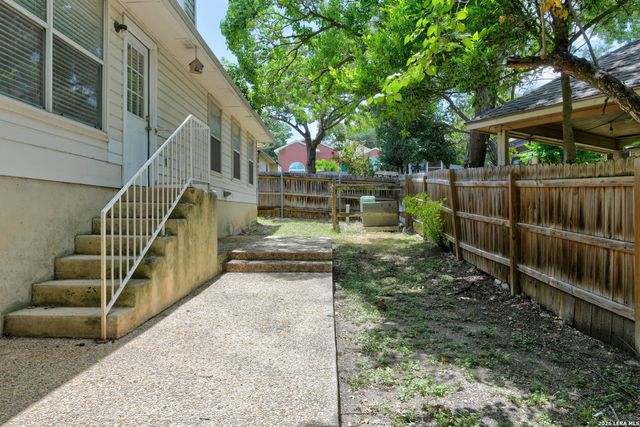 6635 SHADY BEND DR, San Antonio, TX 78256