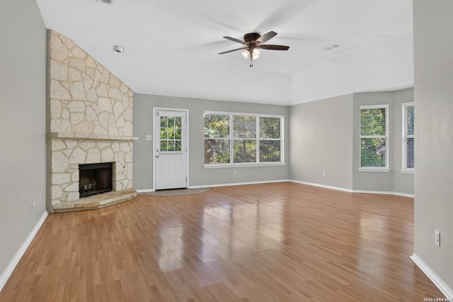 6635 SHADY BEND DR, San Antonio, TX 78256