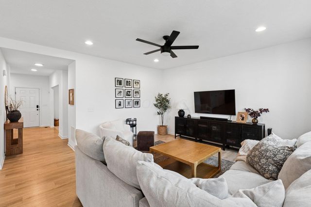 2105 Ashby Way, Plain City, OH 43064