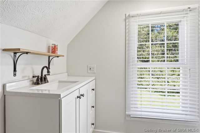 9175 Walnut Street, Georgetown, IN 47122