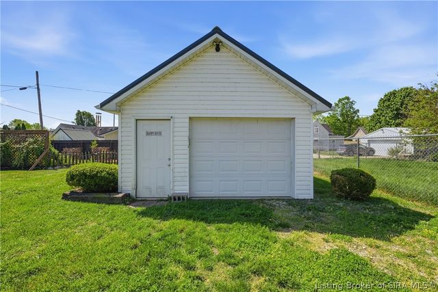 9175 Walnut Street, Georgetown, IN 47122
