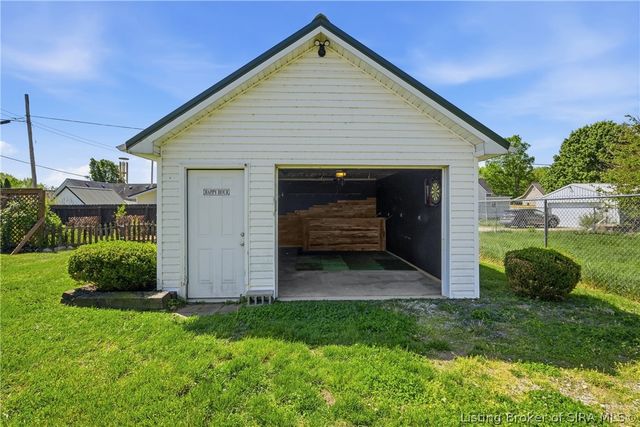 9175 Walnut Street, Georgetown, IN 47122