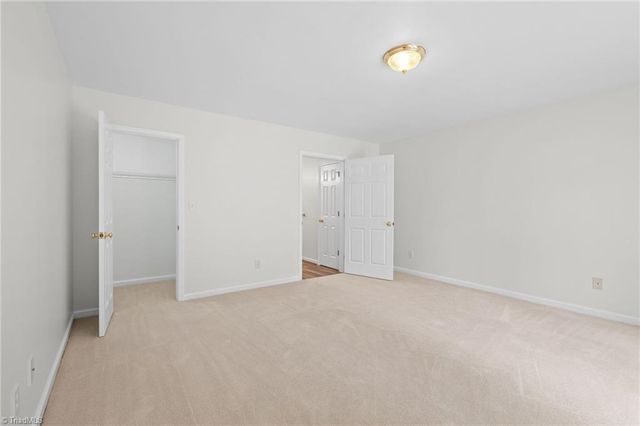 26 Robinhood Circle, Winston-salem, NC 27106