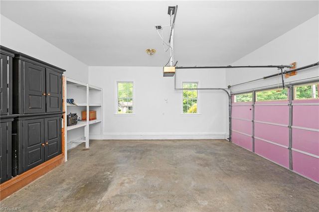 26 Robinhood Circle, Winston-salem, NC 27106