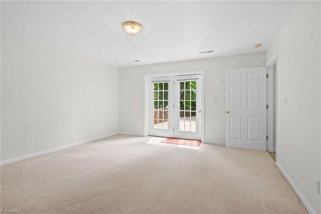 26 Robinhood Circle, Winston-salem, NC 27106