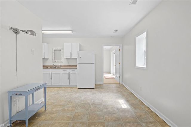 26 Robinhood Circle, Winston-salem, NC 27106