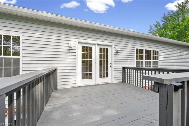 26 Robinhood Circle, Winston-salem, NC 27106