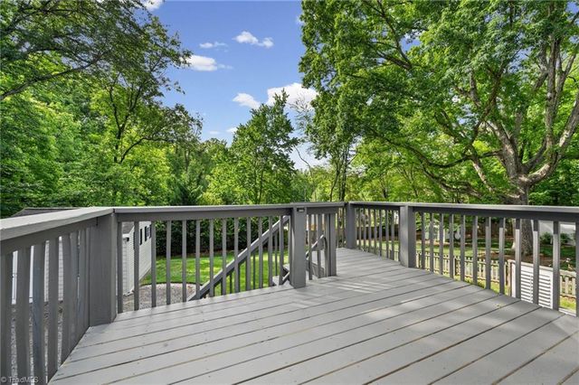 26 Robinhood Circle, Winston-salem, NC 27106