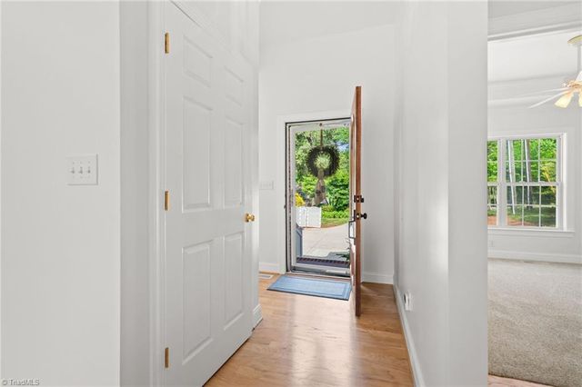 26 Robinhood Circle, Winston-salem, NC 27106